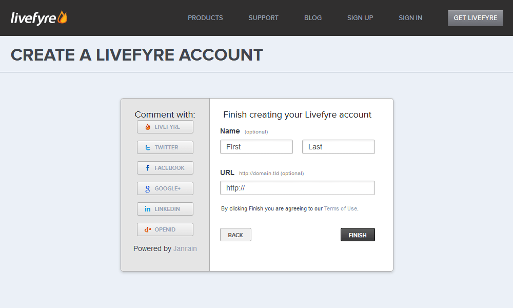 Livefyre アカウントの取得画面 - 名前と Web サイトの URL を入力して完了です。