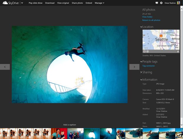 SkyDrive で採用された新しい写真表示の例 ： スライドショー